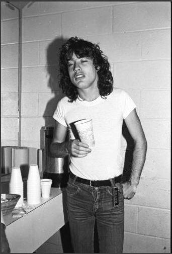 16216118_10154930402929643_1523624027_n